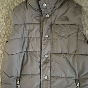 Big Boys The North Face Vest Size Large (14/16). Dark Gray.